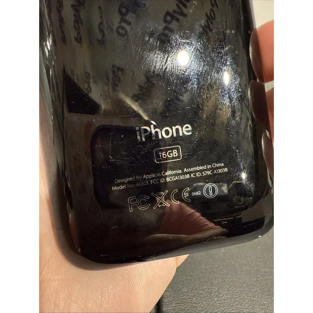 Apple iPhone 3GS Model A1303 - PARTS ONLY Not Working